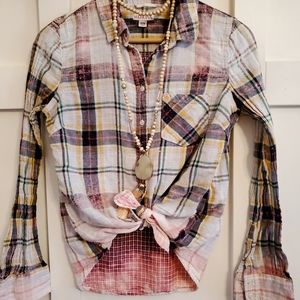 Vintage distressed top!